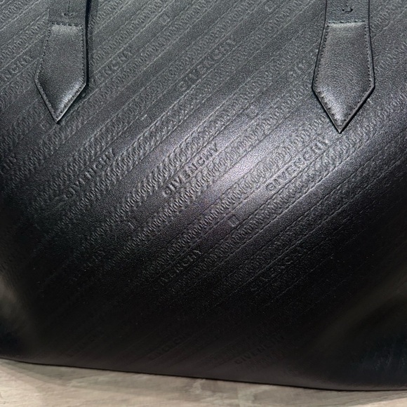 GIVENCHY BLACK EMBOSSED LOGO BOND LEATHER GOLD HARDWARE SHOULDER TOTE BAG - Picture 6 of 15